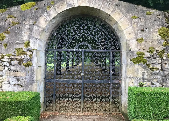 Manoir De Rieuzal Bed & Breakfast 3*