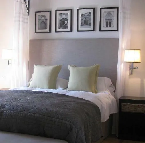 Bed & Breakfast Manoir De Rieuzal 3*